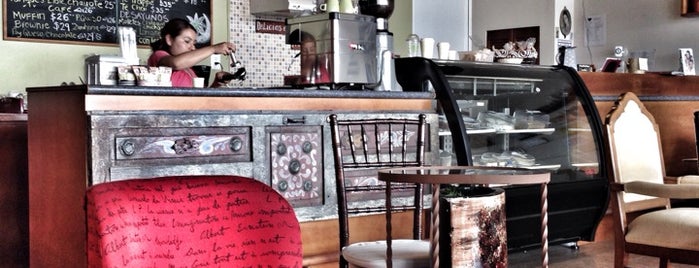 Vida Y Cafe is one of Tempat yang Disukai Soni.