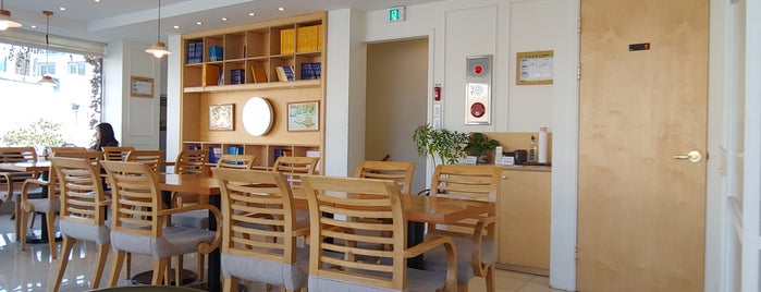 tianti books is one of Top picks for Coffee Shops.