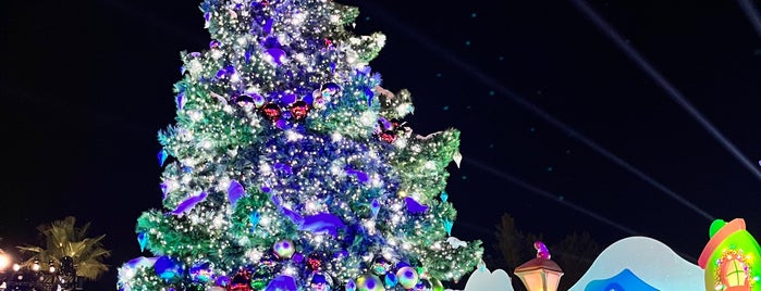 Wholiday Tree Lighting is one of Universal Studios Hollywood.