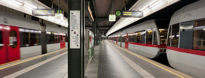 U Michelbeuern-AKH is one of Wien U-Bahnhöfe.