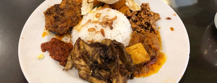 Gado-Gado 'Boplo' is one of Jakarta makan.