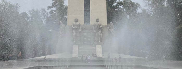 Parque de La Bombilla is one of Orte, die Daniel gefallen.