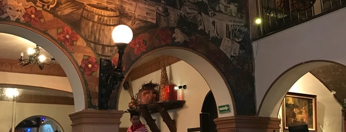 Restaurante & Bar La Strega is one of Tempat yang Disukai Daniel.