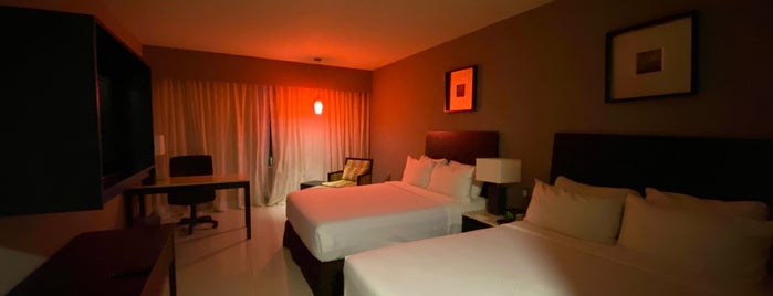 Crowne Plaza Villahermosa is one of Hoteles.