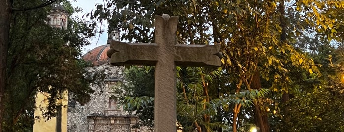 Plaza de la Conchita is one of Lugares favoritos de Daniel.