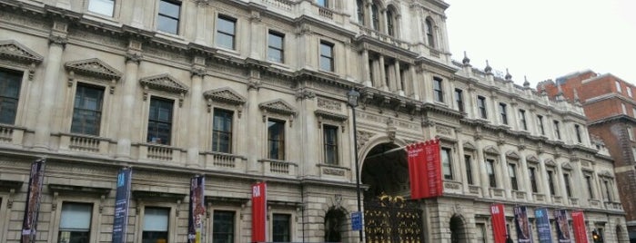 Royal Academy of Arts is one of Londres / London.