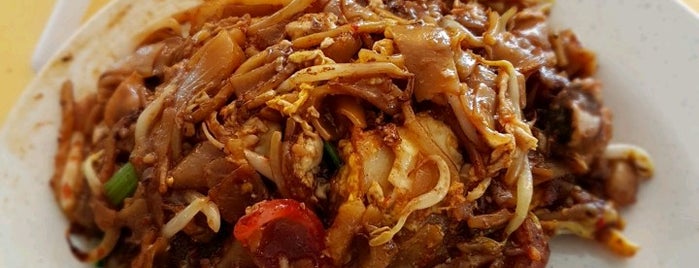 Guan Kee Fried Kway Teow is one of Bib Gourmand (Michelin Guide Singapore).