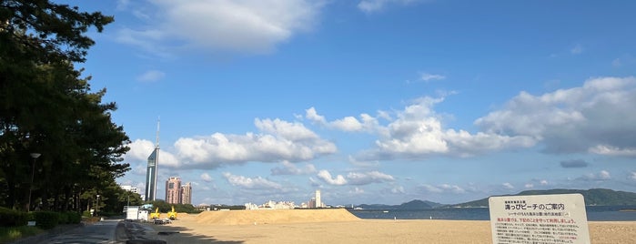 Seaside Momochi Beach Park is one of Fukuoka.