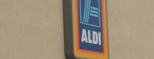 Aldi is one of The 15 Best Supermarkets in Chicago.