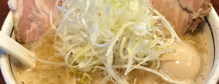 麺屋 旬 is one of Lieux qui ont plu à Minami.