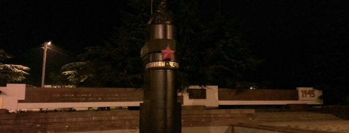 Памятник Подводникам-Черноморцам is one of สถานที่ที่ Roman ถูกใจ.