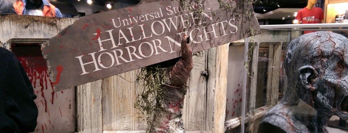 Halloween Horror Nights 24 is one of Orte, die Jacob gefallen.