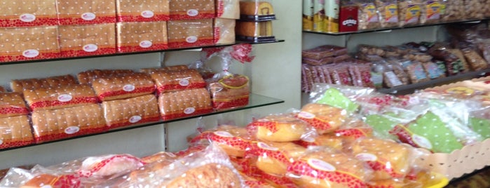 Valentine Cake & Bakery is one of Guide to Tenggarong's best spots.