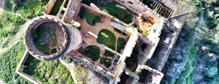 Torre Salvana is one of สถานที่ที่ Jaana ถูกใจ.