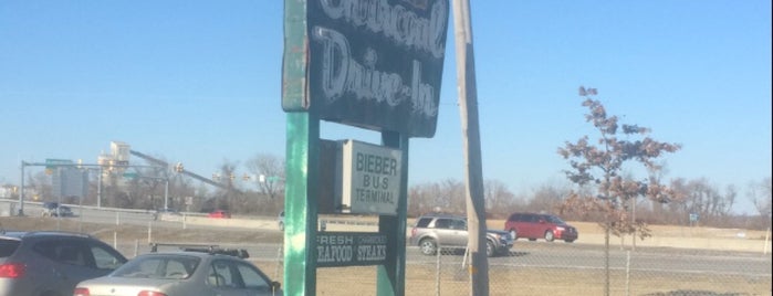 Charcoal Drive-in is one of Kimmie'nin Kaydettiği Mekanlar.
