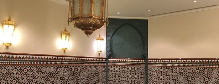 Le Meridian - Prayer Room is one of Farouq'un Beğendiği Mekanlar.