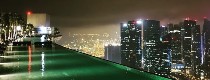 Marina Bay Sands is one of Tempat yang Disukai Luis.