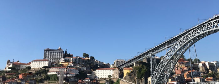 Barris do Douro is one of Porto.