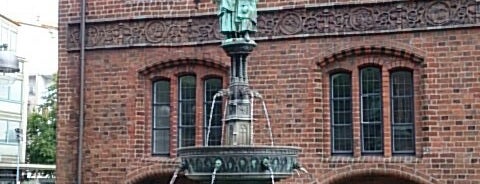 Rathausbrunnen is one of Hannover.