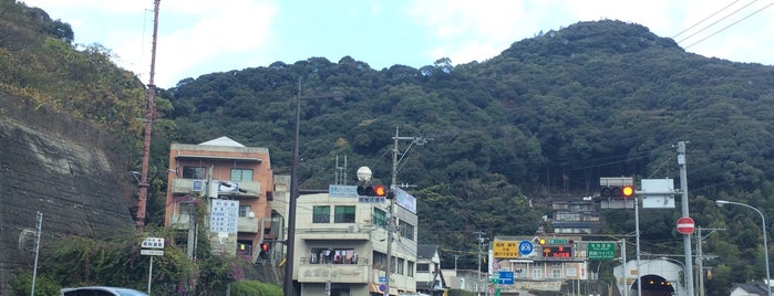 西浦上トンネル入口交差点 is one of 交差点 (Intersection) 15.