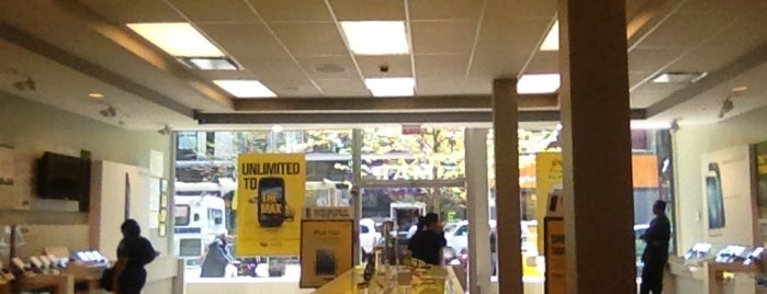 Sprint Store is one of Zxavier's Favorites.