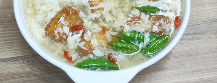 Lai Huat Seafood Restaurant 来发海鲜菜馆 is one of Singapore Favourites.