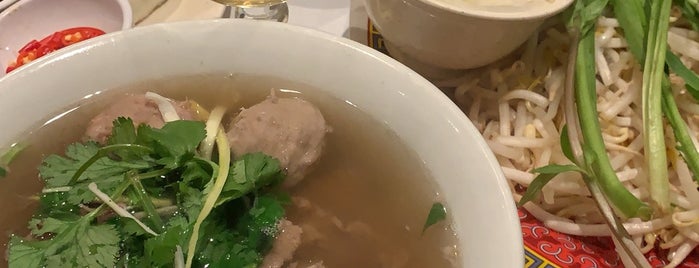 Phở Bánh Cuốn 14 is one of Mayaさんのお気に入りスポット.