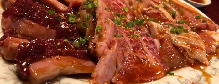 丸忠焼肉店 is one of Nobuyuki 님이 좋아한 장소.