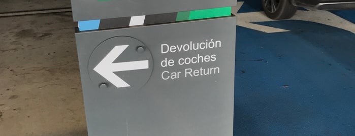 National Car Rental is one of Lieux qui ont plu à Nedim.