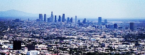 Runyon Canyon Park is one of Los Angeles.