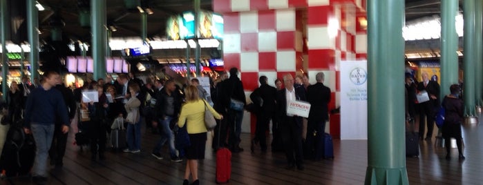 Schiphol Meeting point is one of Lugares favoritos de Hans.