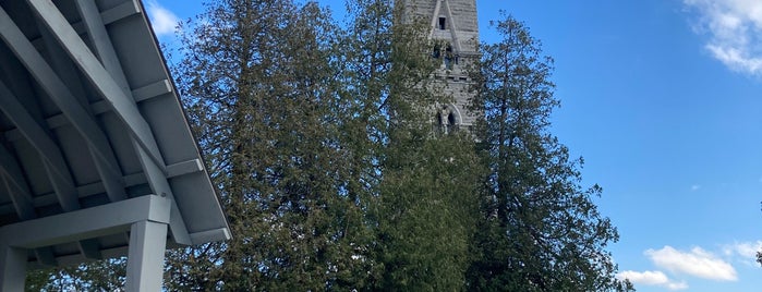 Saratoga Monument is one of Fall Colors.