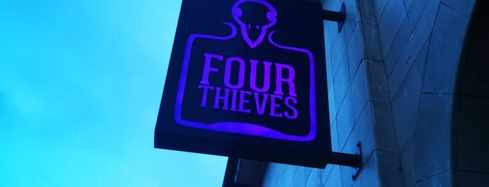 The Four Thieves is one of À faire à Londres.