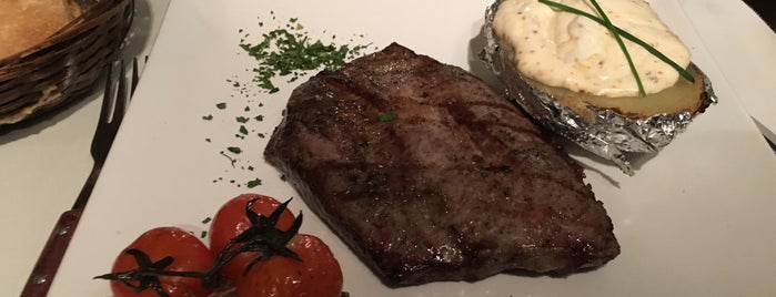 Buenos Aires Steak House is one of Luisさんのお気に入りスポット.