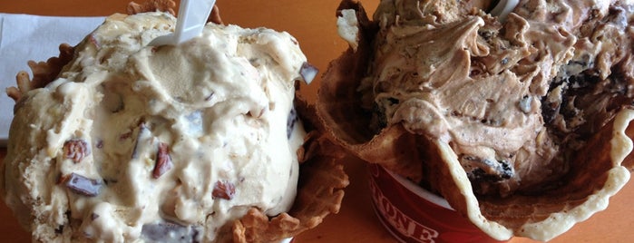 Cold Stone Creamery is one of The 7 Best Places for Graham Crackers in Chesapeake.