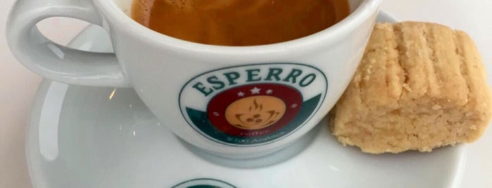 esperro coffe is one of Posti che sono piaciuti a 𝓒𝓪𝓷𝓮𝓻.