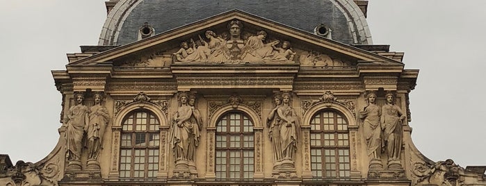 Cour Carrée du Louvre is one of Париж. Франция.