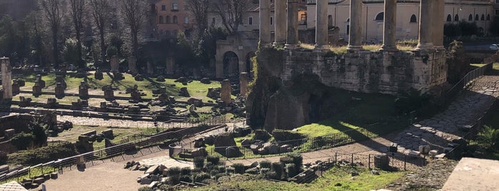 Roman Forum is one of Рим.