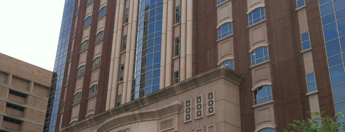 Harris County Civil Courthouse is one of Kelliさんのお気に入りスポット.