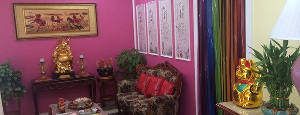 Oriental Foot Massage & Spa is one of Tempat yang Disukai Hannah.