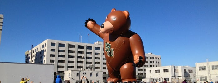 holiday bowl big balloon parade is one of Great Show!.