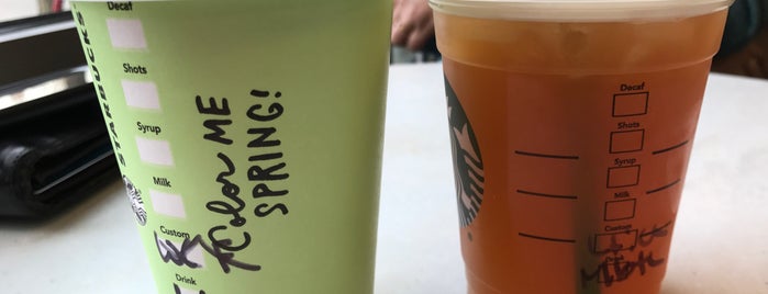 Starbucks is one of Enrique : понравившиеся места.