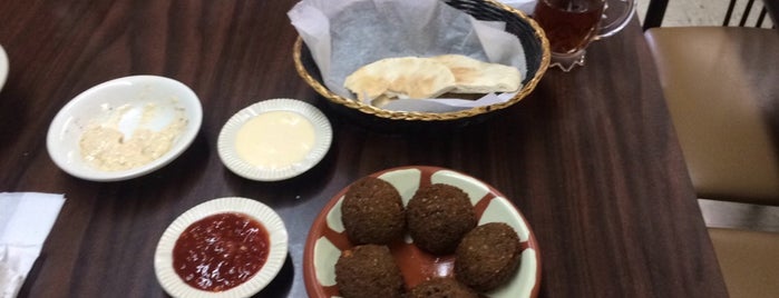 Al-Rayan is one of Vegan friendly memphis restaurants.