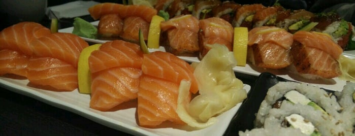 Orange Roll & Sushi is one of Locais salvos de Brad.