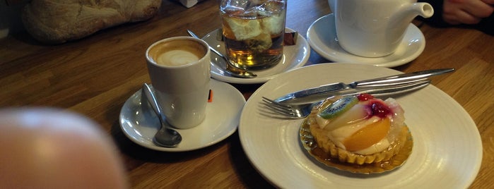 Canela Bakery Coffee is one of Para comer e beber... Galicia enteira.