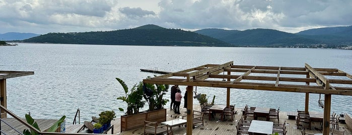 Maki Hotel & Beach is one of Lugares guardados de EMİROĞLU.