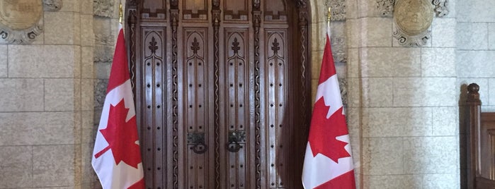 Parliament of Canada - Centre Block is one of Lugares favoritos de Patricia.