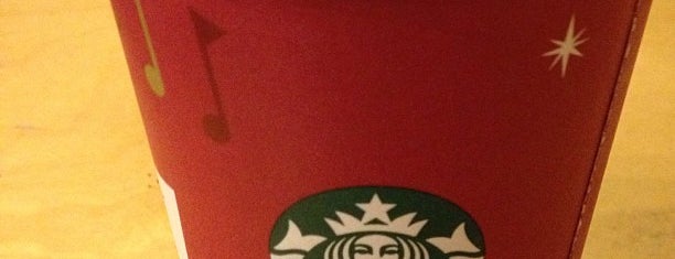 Starbucks is one of Locais curtidos por Alan.