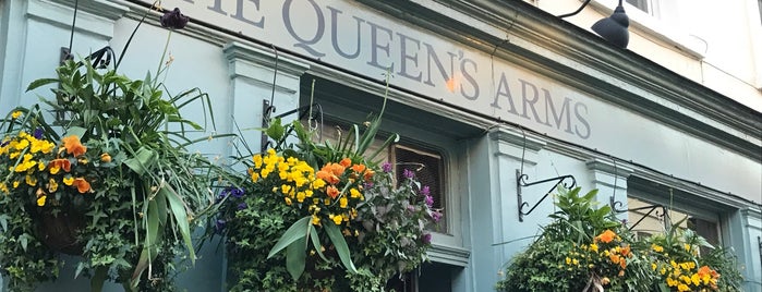 Queen's Arms is one of London Pubs / Restaurants / Cocktails.