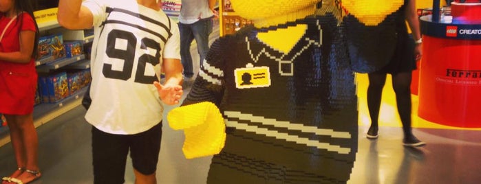 Lego Store is one of Berlin, Germany 🇩🇪.